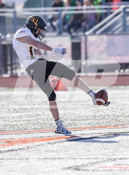 Thumbnail 2 in Round Valley vs. Thatcher (AIA 2A Final) photogallery.