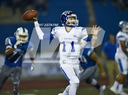 Thumbnail 1 in Central vs. San Diego (CIF SDS D4 Semifinal) photogallery.