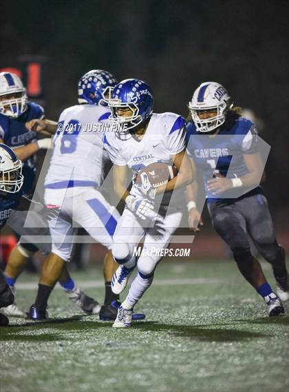 Thumbnail 3 in Central vs. San Diego (CIF SDS D4 Semifinal) photogallery.