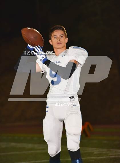 Thumbnail 2 in Central vs. San Diego (CIF SDS D4 Semifinal) photogallery.