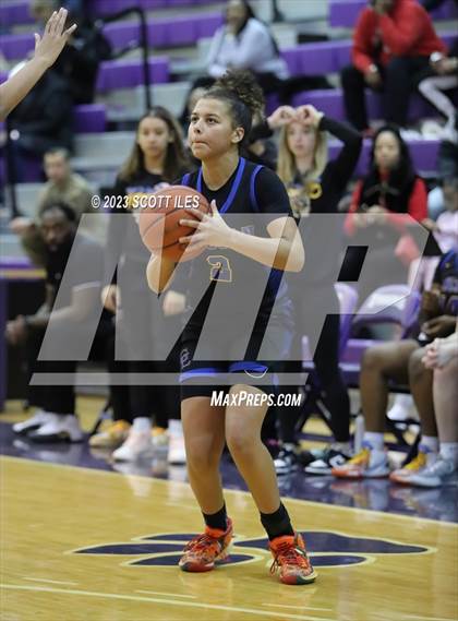Thumbnail 3 in Lincoln vs. Africentric Early College (OGBR Classic in the City) photogallery.