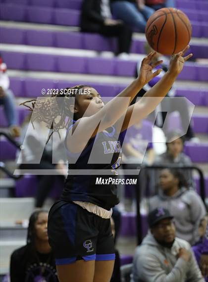 Thumbnail 1 in Lincoln vs. Africentric Early College (OGBR Classic in the City) photogallery.