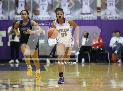 Thumbnail 2 in Lincoln vs. Africentric Early College (OGBR Classic in the City) photogallery.