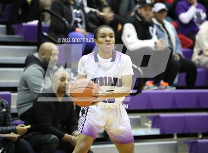 Thumbnail 1 in Lincoln vs. Africentric Early College (OGBR Classic in the City) photogallery.
