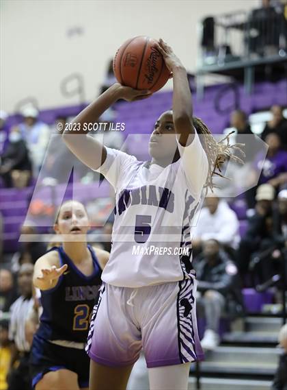 Thumbnail 3 in Lincoln vs. Africentric Early College (OGBR Classic in the City) photogallery.