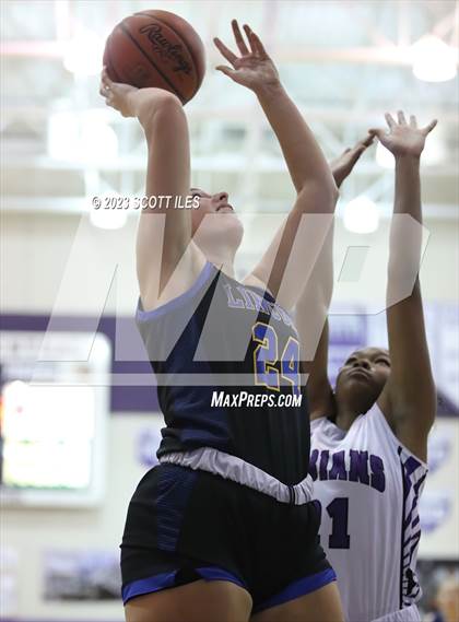 Thumbnail 2 in Lincoln vs. Africentric Early College (OGBR Classic in the City) photogallery.