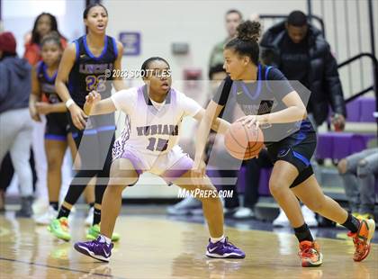 Thumbnail 2 in Lincoln vs. Africentric Early College (OGBR Classic in the City) photogallery.