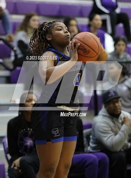Thumbnail 3 in Lincoln vs. Africentric Early College (OGBR Classic in the City) photogallery.