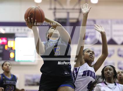 Thumbnail 3 in Lincoln vs. Africentric Early College (OGBR Classic in the City) photogallery.