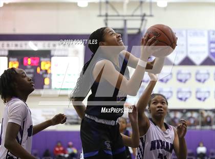 Thumbnail 1 in Lincoln vs. Africentric Early College (OGBR Classic in the City) photogallery.