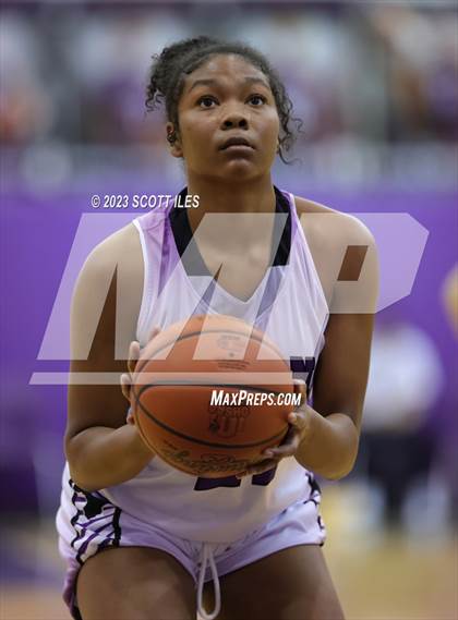 Thumbnail 1 in Lincoln vs. Africentric Early College (OGBR Classic in the City) photogallery.
