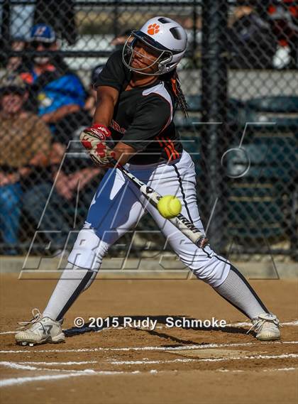Thumbnail 3 in Escondido vs. La Costa Canyon (CIF Semfinal Playoff) photogallery.