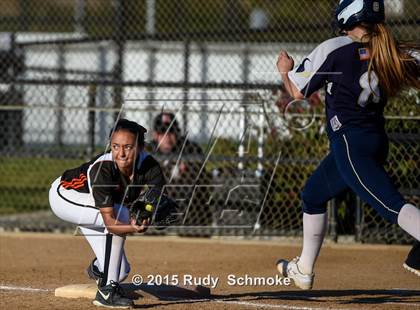 Thumbnail 3 in Escondido vs. La Costa Canyon (CIF Semfinal Playoff) photogallery.