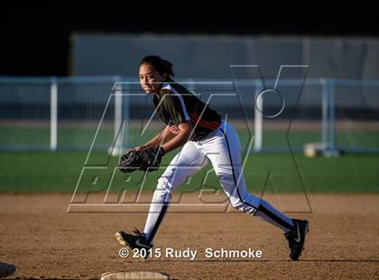 Thumbnail 3 in Escondido vs. La Costa Canyon (CIF Semfinal Playoff) photogallery.