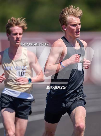 Thumbnail 2 in Dog Pound Invitational (3200M) photogallery.