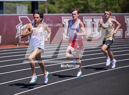 Thumbnail 1 in Dog Pound Invitational (3200M) photogallery.