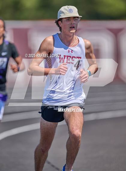 Thumbnail 2 in Dog Pound Invitational (3200M) photogallery.