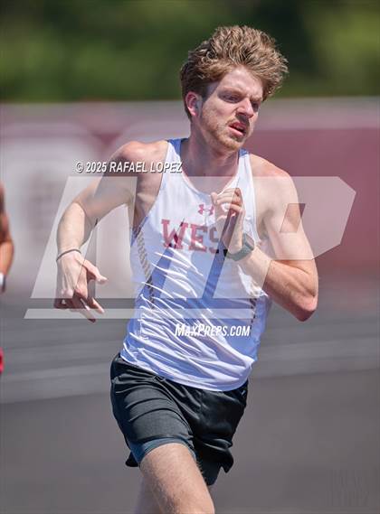 Thumbnail 1 in Dog Pound Invitational (3200M) photogallery.