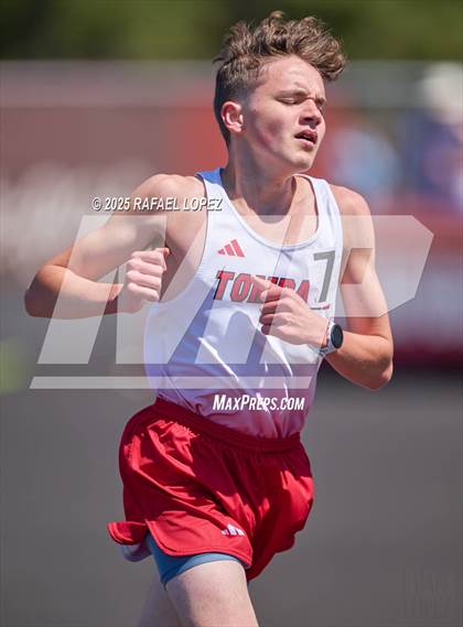 Thumbnail 2 in Dog Pound Invitational (3200M) photogallery.