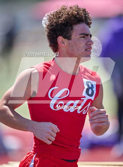 Thumbnail 1 in Dog Pound Invitational (3200M) photogallery.
