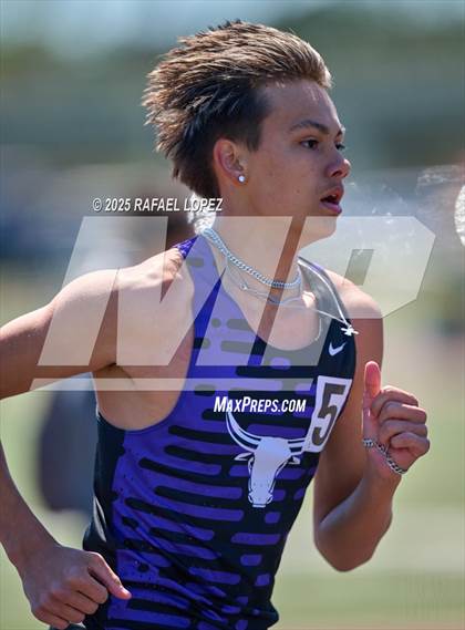 Thumbnail 1 in Dog Pound Invitational (3200M) photogallery.