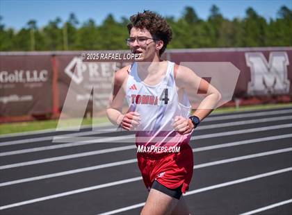 Thumbnail 3 in Dog Pound Invitational (3200M) photogallery.