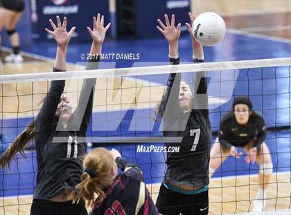 Thumbnail 2 in D'Evelyn vs. Ponderosa (CHSAA 4A Pool 3 Playoff) photogallery.