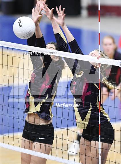 Thumbnail 3 in D'Evelyn vs. Ponderosa (CHSAA 4A Pool 3 Playoff) photogallery.