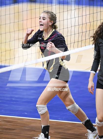 Thumbnail 2 in D'Evelyn vs. Ponderosa (CHSAA 4A Pool 3 Playoff) photogallery.
