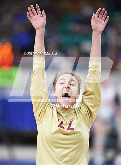 Thumbnail 3 in D'Evelyn vs. Ponderosa (CHSAA 4A Pool 3 Playoff) photogallery.