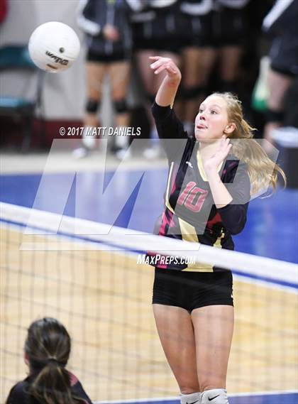 Thumbnail 2 in D'Evelyn vs. Ponderosa (CHSAA 4A Pool 3 Playoff) photogallery.