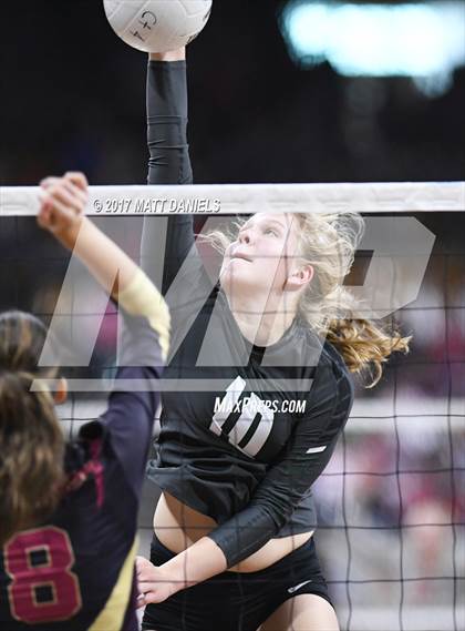 Thumbnail 3 in D'Evelyn vs. Ponderosa (CHSAA 4A Pool 3 Playoff) photogallery.