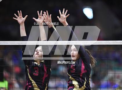 Thumbnail 3 in D'Evelyn vs. Ponderosa (CHSAA 4A Pool 3 Playoff) photogallery.