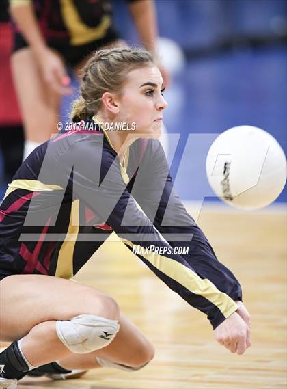 Thumbnail 3 in D'Evelyn vs. Ponderosa (CHSAA 4A Pool 3 Playoff) photogallery.