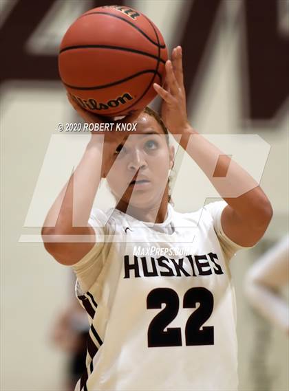 Thumbnail 3 in Desert Vista vs Hamilton (AIA 6A Round 1 Playoff) photogallery.
