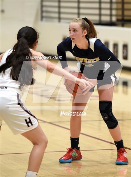 Thumbnail 2 in Desert Vista vs Hamilton (AIA 6A Round 1 Playoff) photogallery.