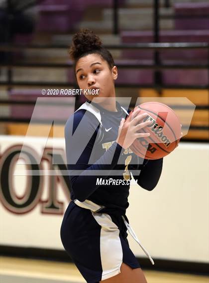 Thumbnail 1 in Desert Vista vs Hamilton (AIA 6A Round 1 Playoff) photogallery.
