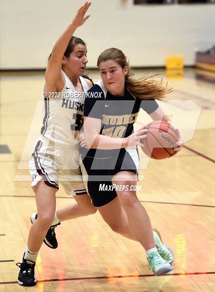 Thumbnail 1 in Desert Vista vs Hamilton (AIA 6A Round 1 Playoff) photogallery.