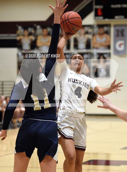 Thumbnail 2 in Desert Vista vs Hamilton (AIA 6A Round 1 Playoff) photogallery.