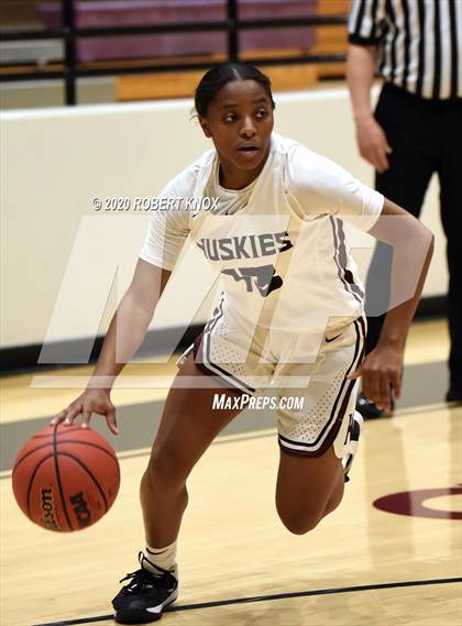 Thumbnail 1 in Desert Vista vs Hamilton (AIA 6A Round 1 Playoff) photogallery.