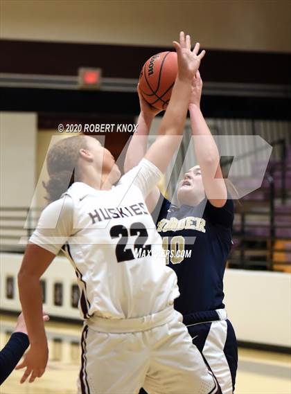 Thumbnail 3 in Desert Vista vs Hamilton (AIA 6A Round 1 Playoff) photogallery.