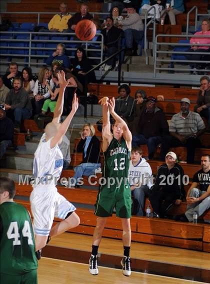 Thumbnail 2 in Owensboro Catholic @ Muhlenberg County photogallery.