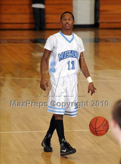 Thumbnail 3 in Owensboro Catholic @ Muhlenberg County photogallery.