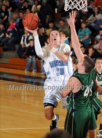 Thumbnail 3 in Owensboro Catholic @ Muhlenberg County photogallery.