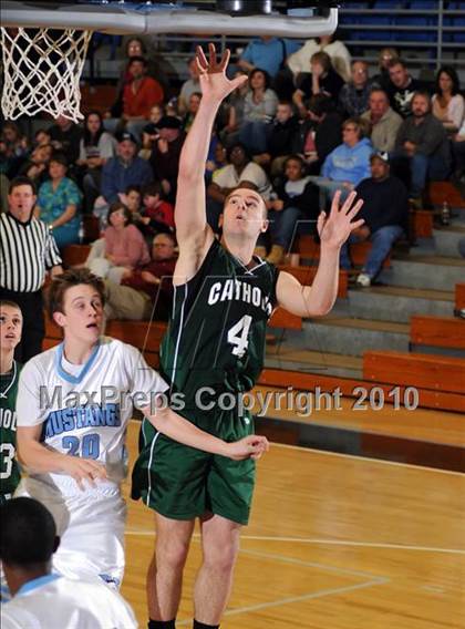 Thumbnail 2 in Owensboro Catholic @ Muhlenberg County photogallery.