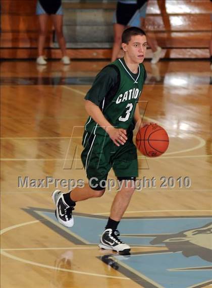 Thumbnail 1 in Owensboro Catholic @ Muhlenberg County photogallery.