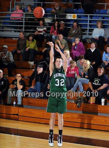 Thumbnail 3 in Owensboro Catholic @ Muhlenberg County photogallery.