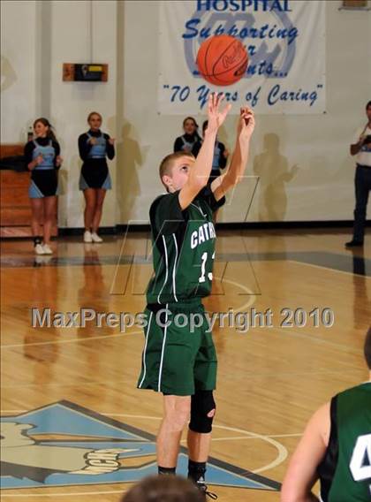 Thumbnail 1 in Owensboro Catholic @ Muhlenberg County photogallery.