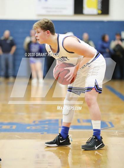 Thumbnail 1 in McCluer vs. Grundy (VHSL Class 1 First Round Playoff) photogallery.