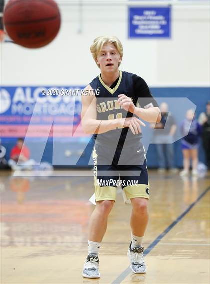Thumbnail 2 in McCluer vs. Grundy (VHSL Class 1 First Round Playoff) photogallery.